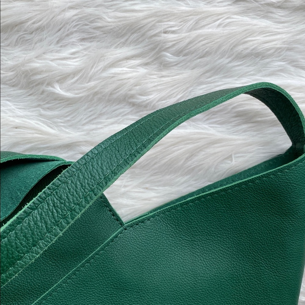 Portland Leather | Naomi Shoulder Bag in Bacalar - Picture 13 of 15